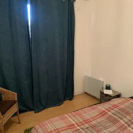 Chambre D'Hotes Prox Metro Et Commerces Homestay